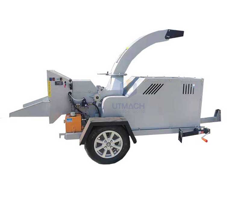 The chipper is a good assistance to deal with landscaping waste